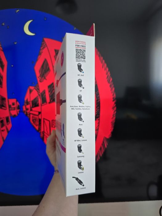 Încarcator universal