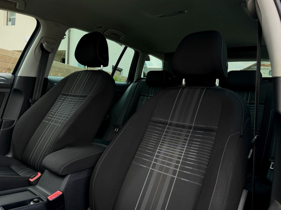 Volkswagen Vw Golf R Line / Lounge / Incalzire Volan / Automat / Bi Xenon 2016