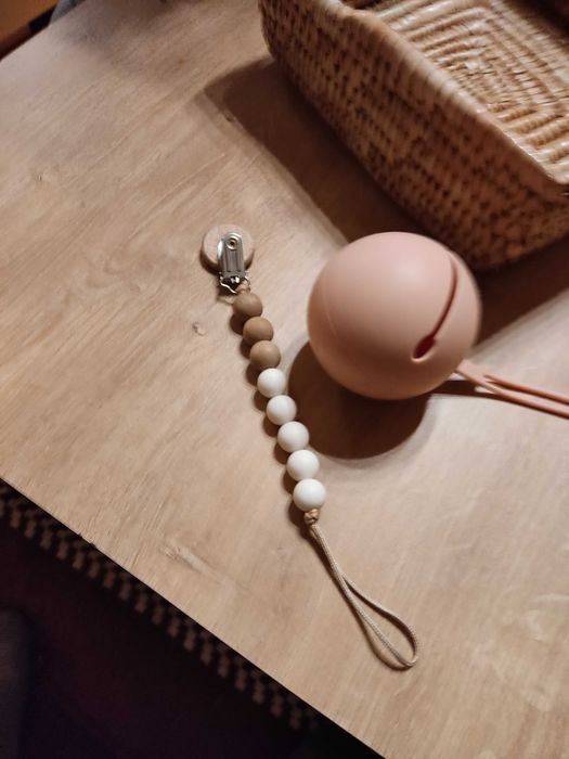 Гумен кейс и клипс верижка за биберон