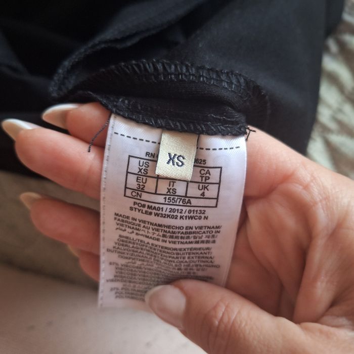 Рокля Guess XS и рокля на НМ