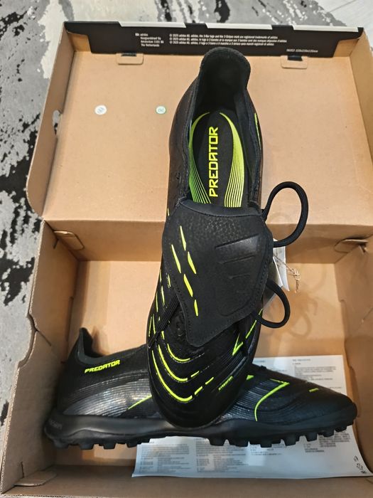 Ghete de fotbal pentru sintetic Adidas Predator
