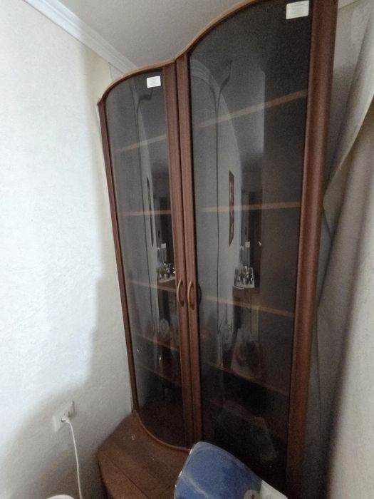 Продам сервант.  Идеальном состоянии