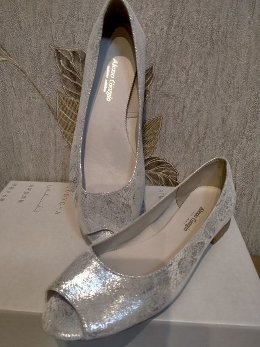 Новые кожаные туфельки