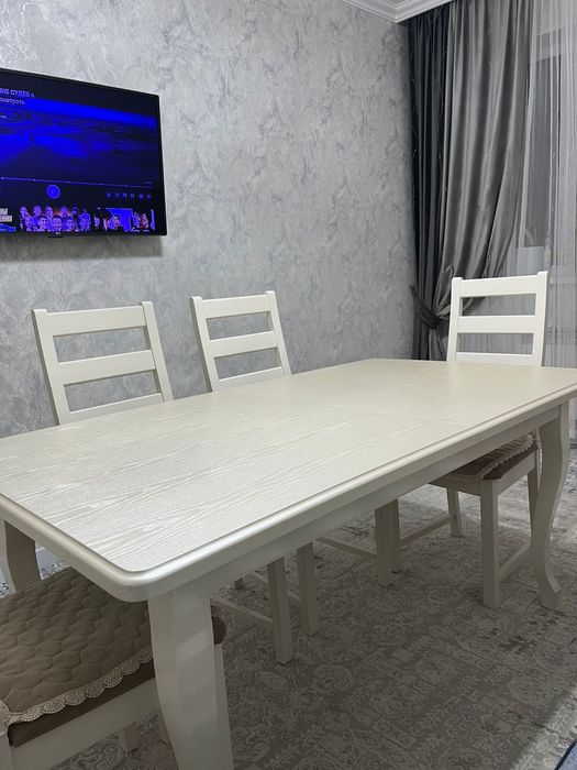 Стол     со      стульями