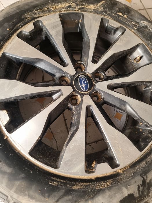 Диски штатные от субару аутбак 18 раз. с покрышкой и рамки для андроид