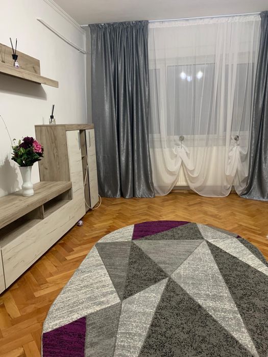 Închiriez apartament cu doua camere