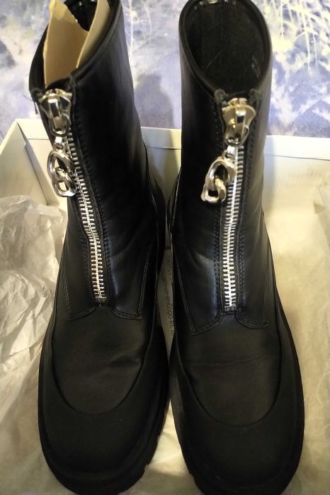 Зимни боти, купени от Дайхман CTW