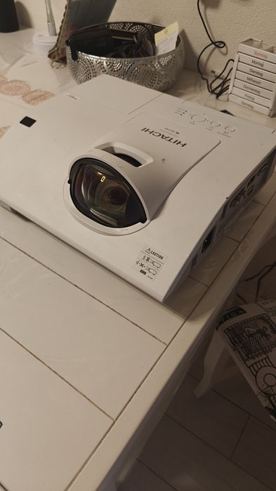 Video proiector hitachi nou nefolosit