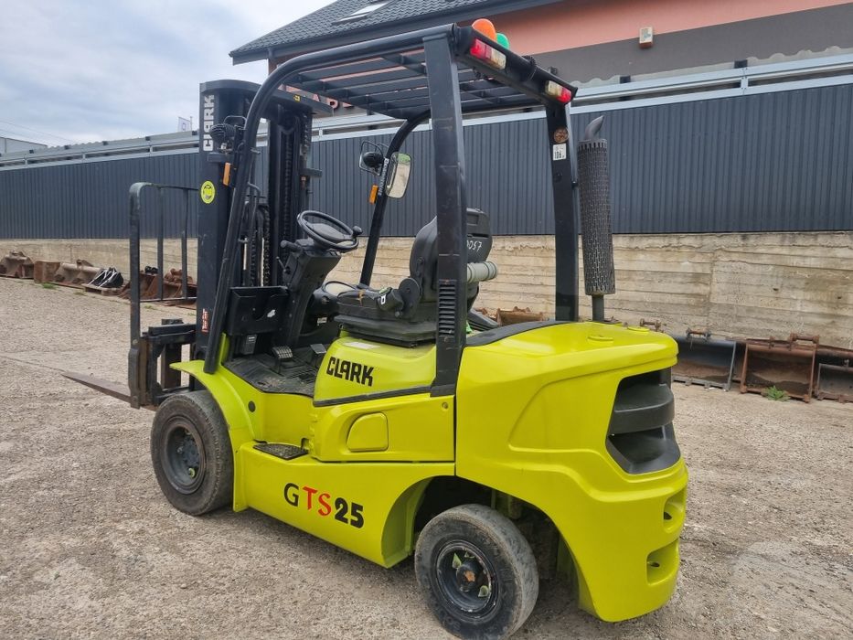 Motostivuitor Clark 25 Gts.