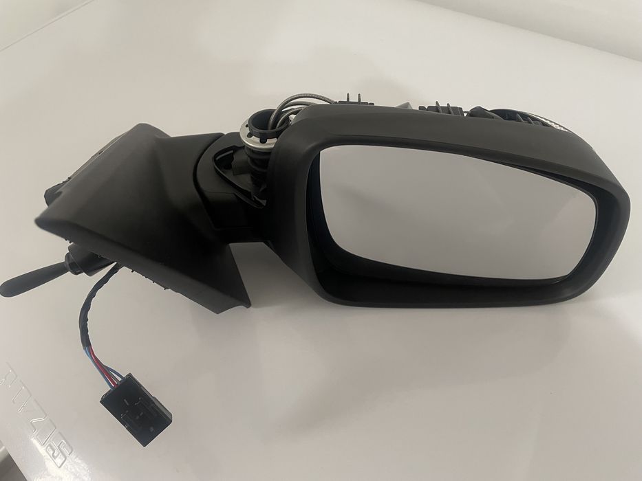 продается зеркало от Lada X Ray