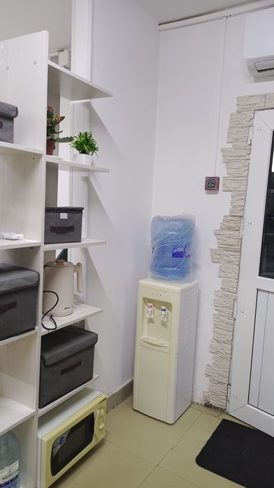 Сдаю маникюрный столик