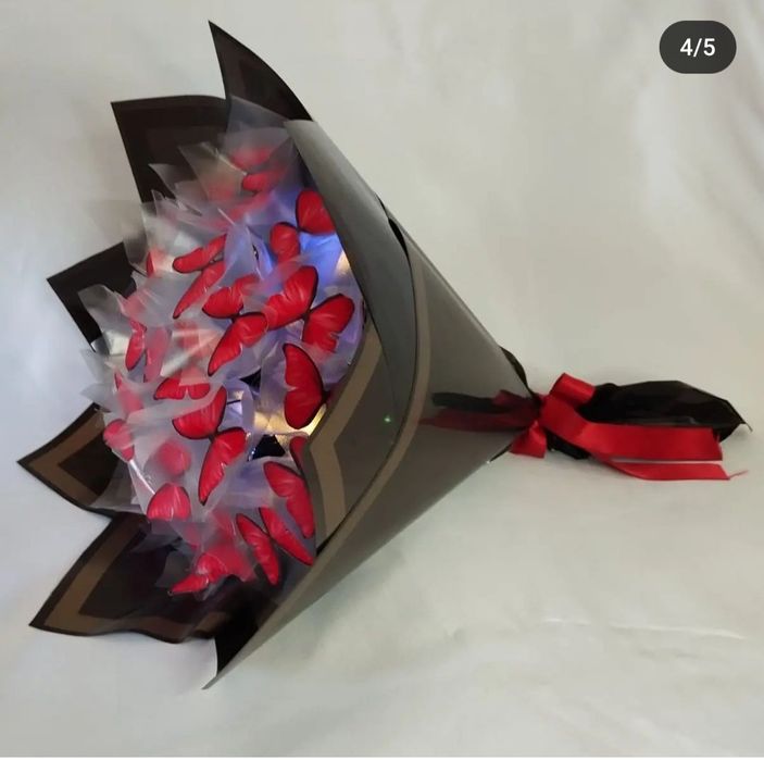 Шарлар учадиган Mandarin buket Gul Buket Babochka 21/101 tagacha Букет