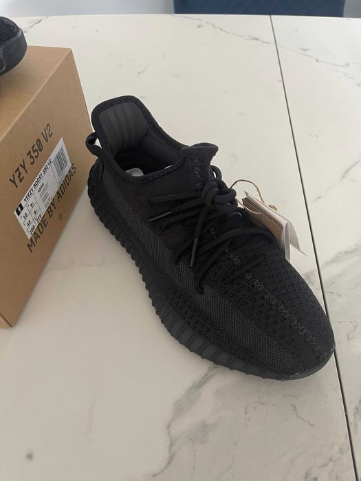 Vând YEEZY 350 V2 ONYX - măsura 44
