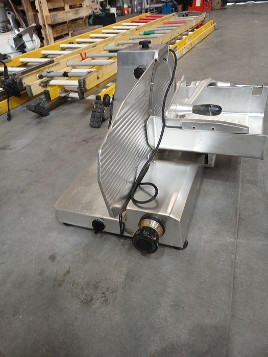 колбасорезачка професионалн