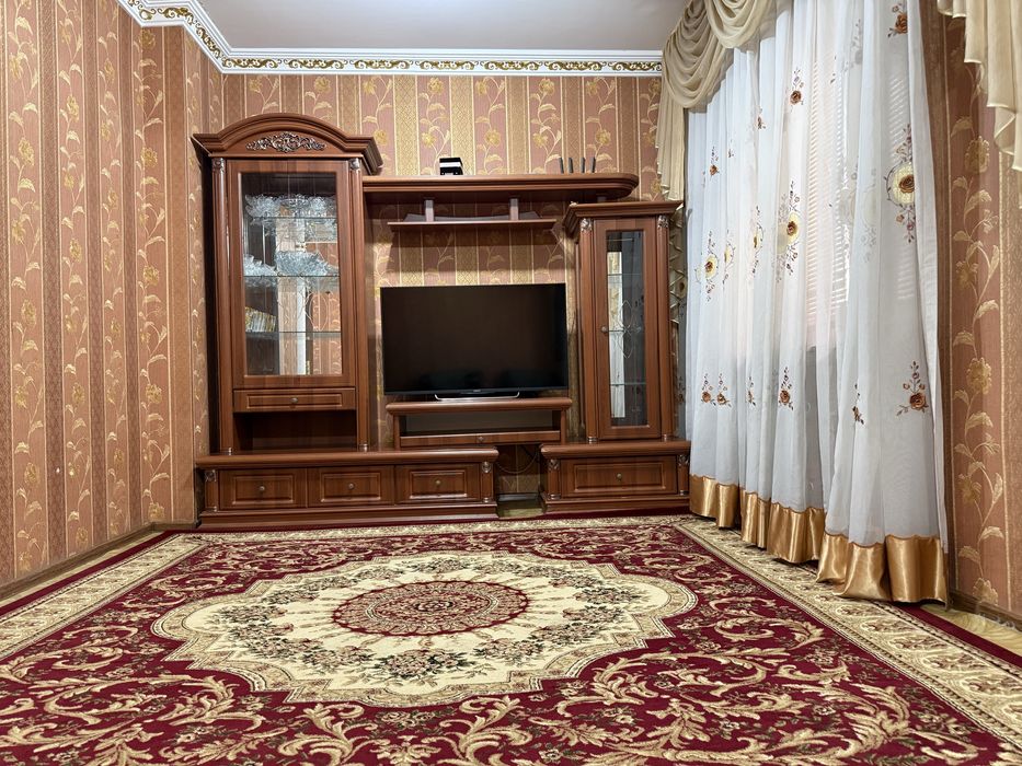 Чилонзор Ц квартал.  2комнатное 90кв банковской квартира Аренда