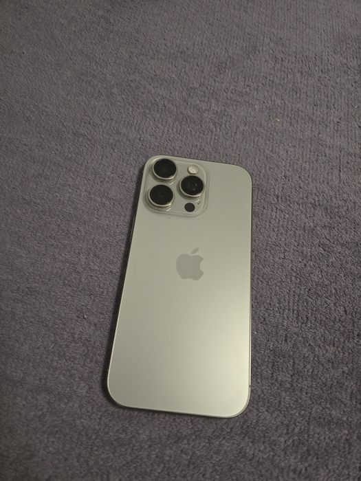 Vand/Schimb Iphone 16 pro/128 gb impecabil
