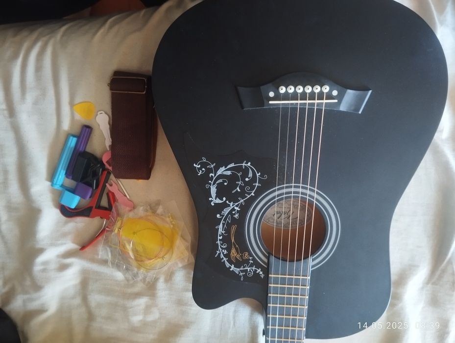 Flight akustik gitara. Yangi.                      Skidka!