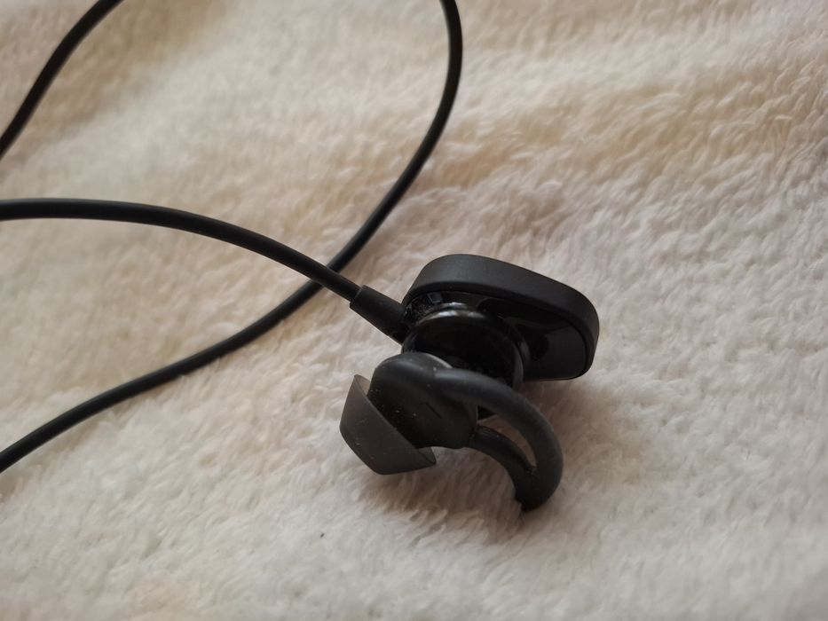 Vând căști bose ca noi