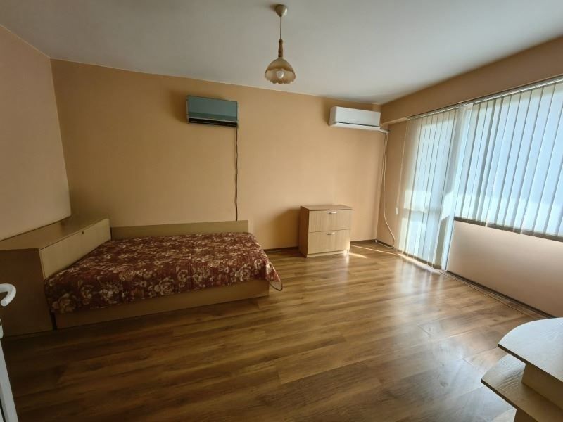 Продава се Двустаен апартамент в Шумен, Болницата - 65 кв.м за 801 €/кв.м - Снимка #2