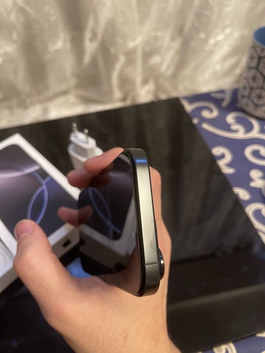 Iphone 16 pro black 100%