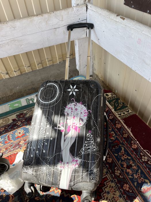 Чемодан сатылады!