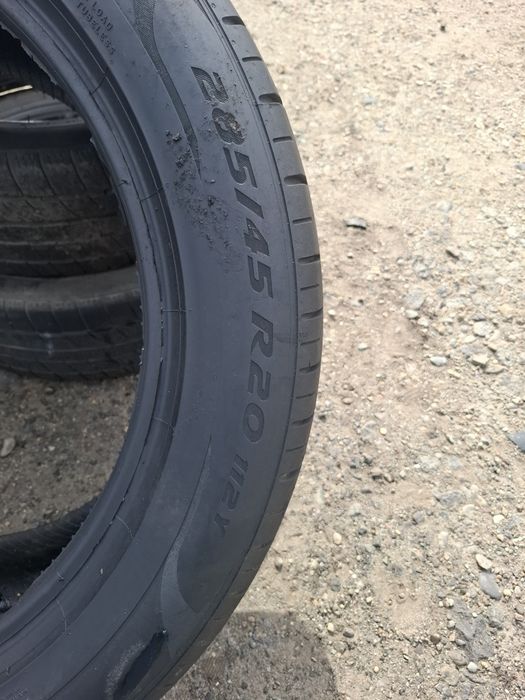 Vand 2 anvelope 285 45 20 pireli bune de vara dot 2022