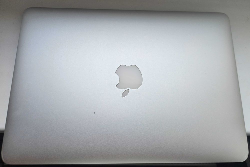 Macbook Pro 13  Retina, Mac OS Sequoia, Много добро състояния