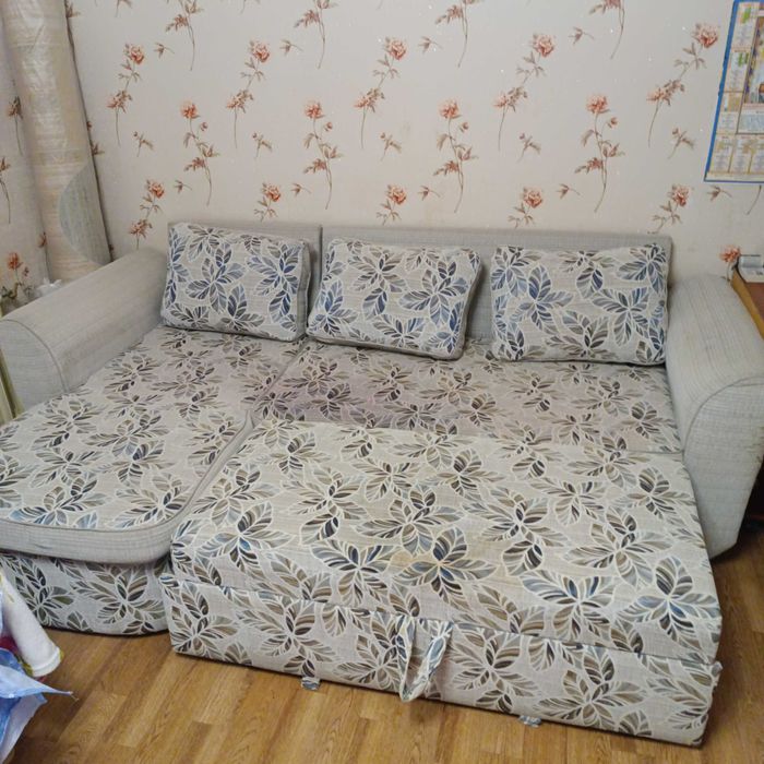 Продам диван раздвижной б/у