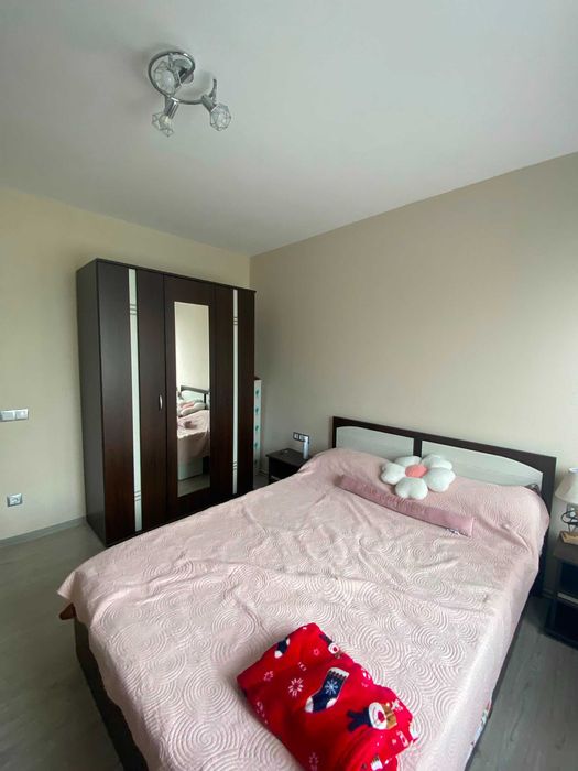 Inchiriez apartament cu 3 camere