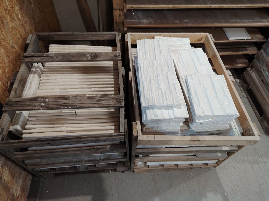 Plăci decorative din marmură concasata