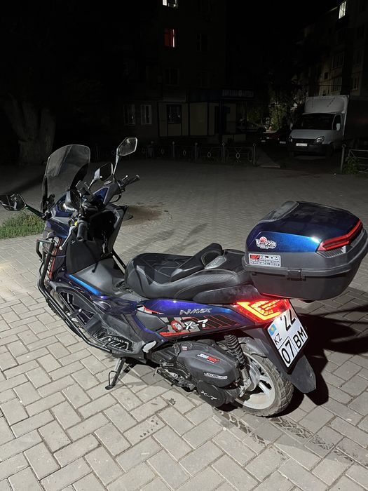 N Max скутер, мопед