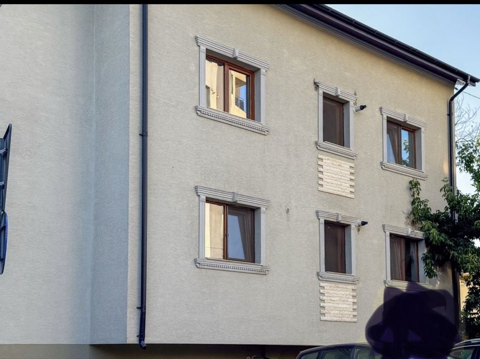 Proprietar:Ap.3camere open space-Lângă Palas.+parcare inclusa