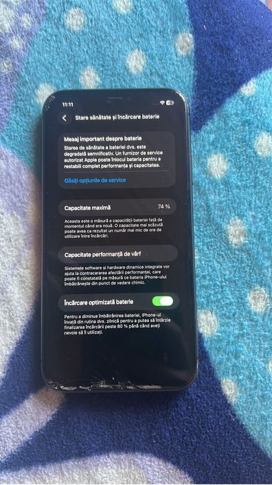 Iphone 11 ecran spart si spatele zgariat