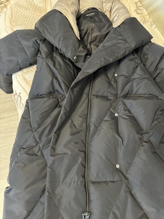 Пуховик женскии.