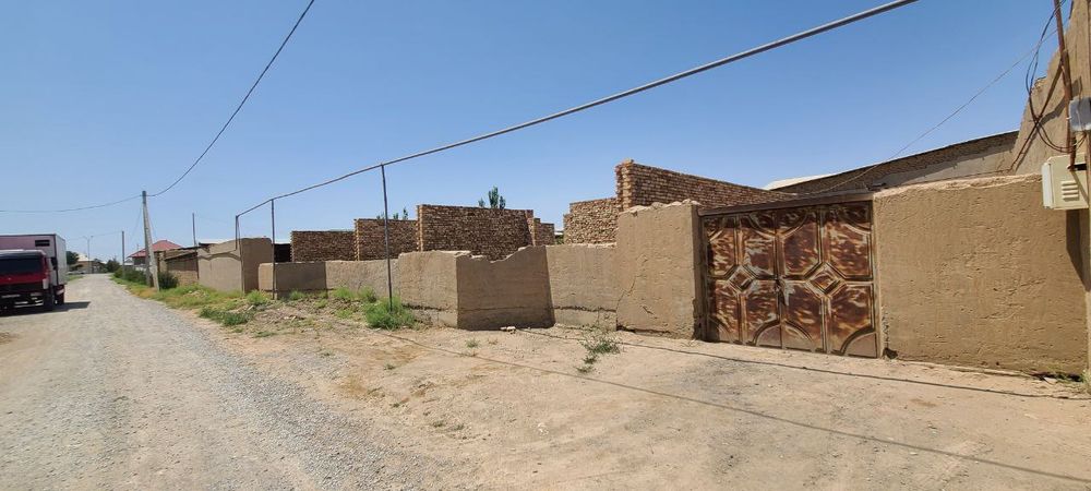 12 soʻtix uchastka sotiladi