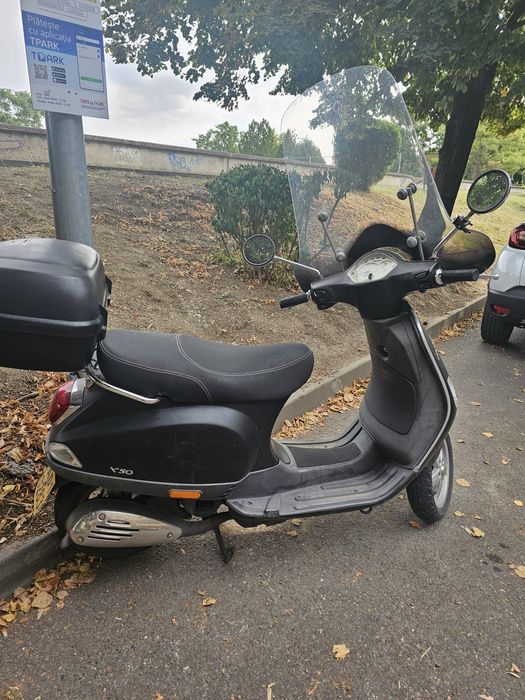 Ofer spre vanzare Scuter Piagio Vespa X50