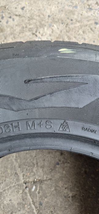 4 anvelope iarna Vredestein 225/70/16.Pretul este pe bucata.