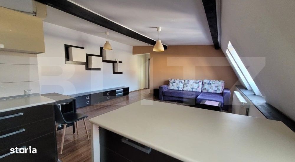 Apartament cu 2 camere, semidecomandat, etaj 3/3,  cu parcare, zona Mu