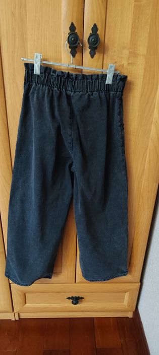 Продам джинсы на девочку 9-10 лет