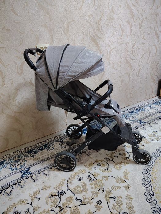 Bolalar kolyaskasi sotiladi