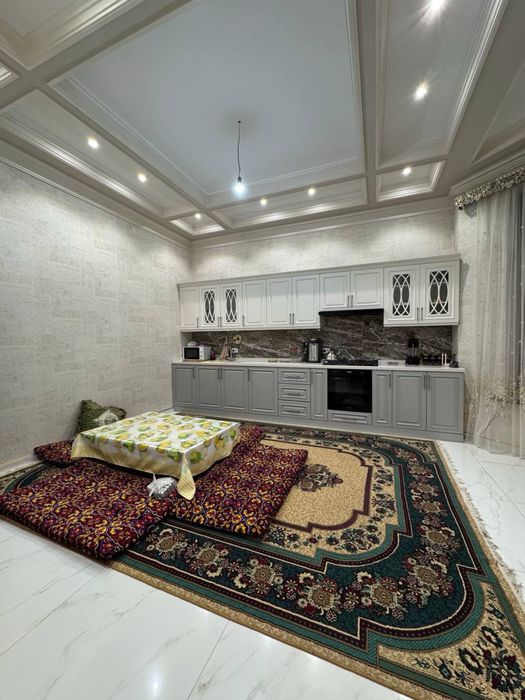 Охунбобоев Мевазор (Олмазор тумани)  4,3 сотих 5 хона Евро ремонт