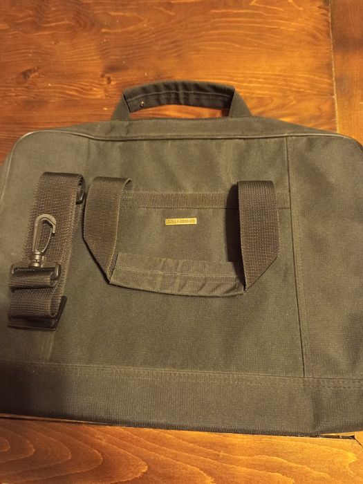 4 броя Чанти за лаптоп