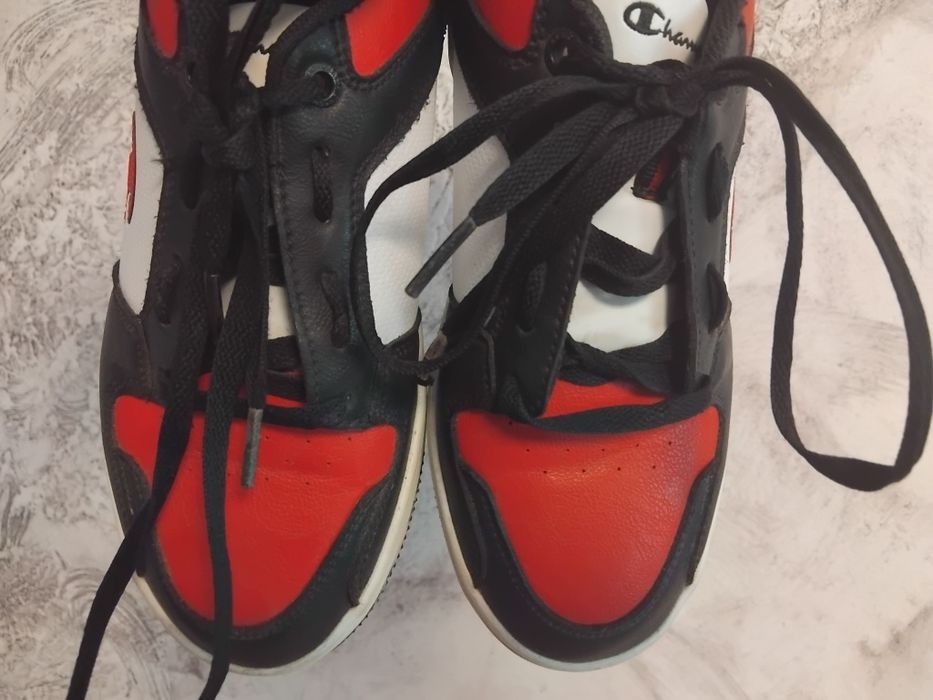 Adidași champions, mărimea 38, originali, luați din Deichmam.