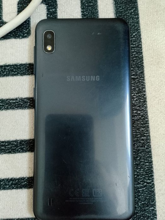 Продам Samsung A10s 32Gb