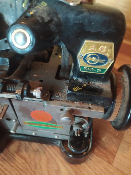 Продам оверлок для швеи