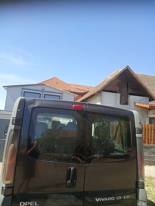 Vând Opel Vivaro 1.9 tdi