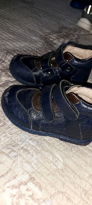 Детские кожанные ортопедические ботинки.