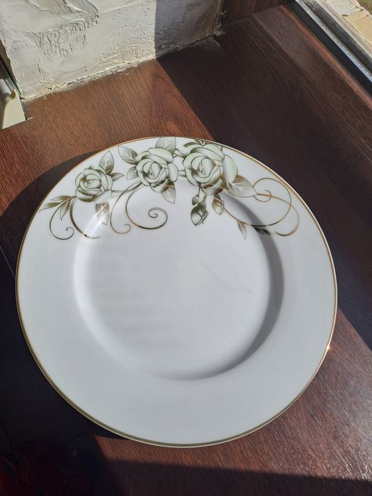 Сервис фарфор на 12 персон