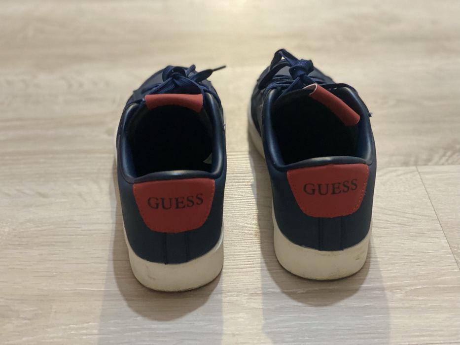 GUESS low-top cupsole sneakers
