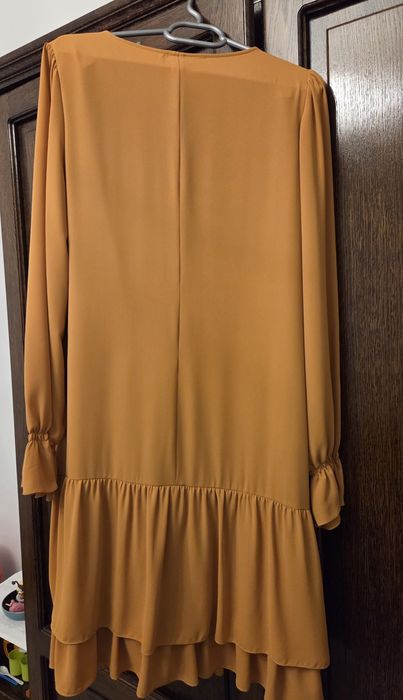 Vând rochie Caramel